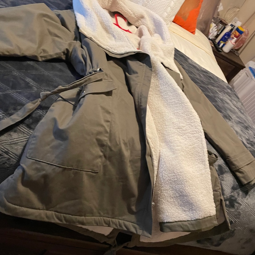 Sherpa line Anorak olive green winter jacket